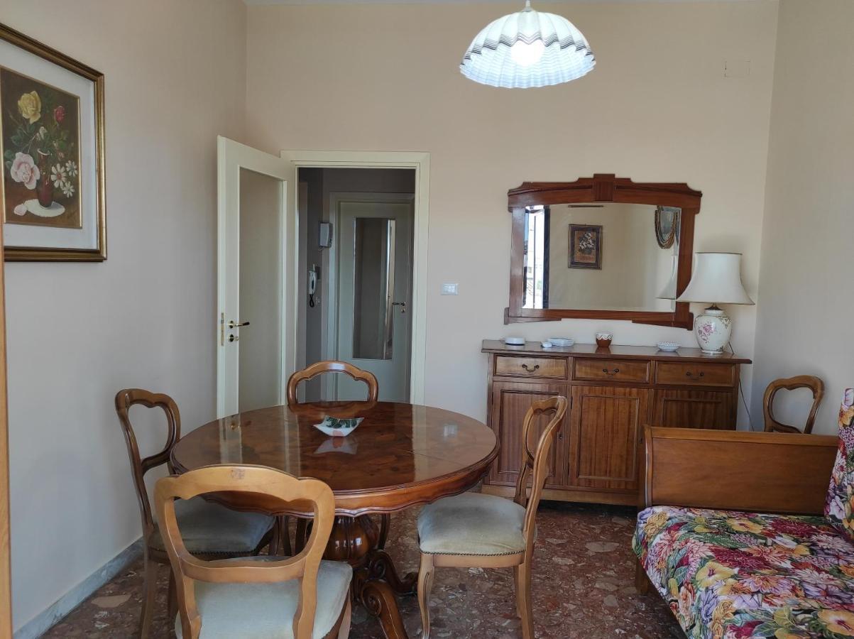 Appartamento La colonna Holiday house Lecce Esterno foto
