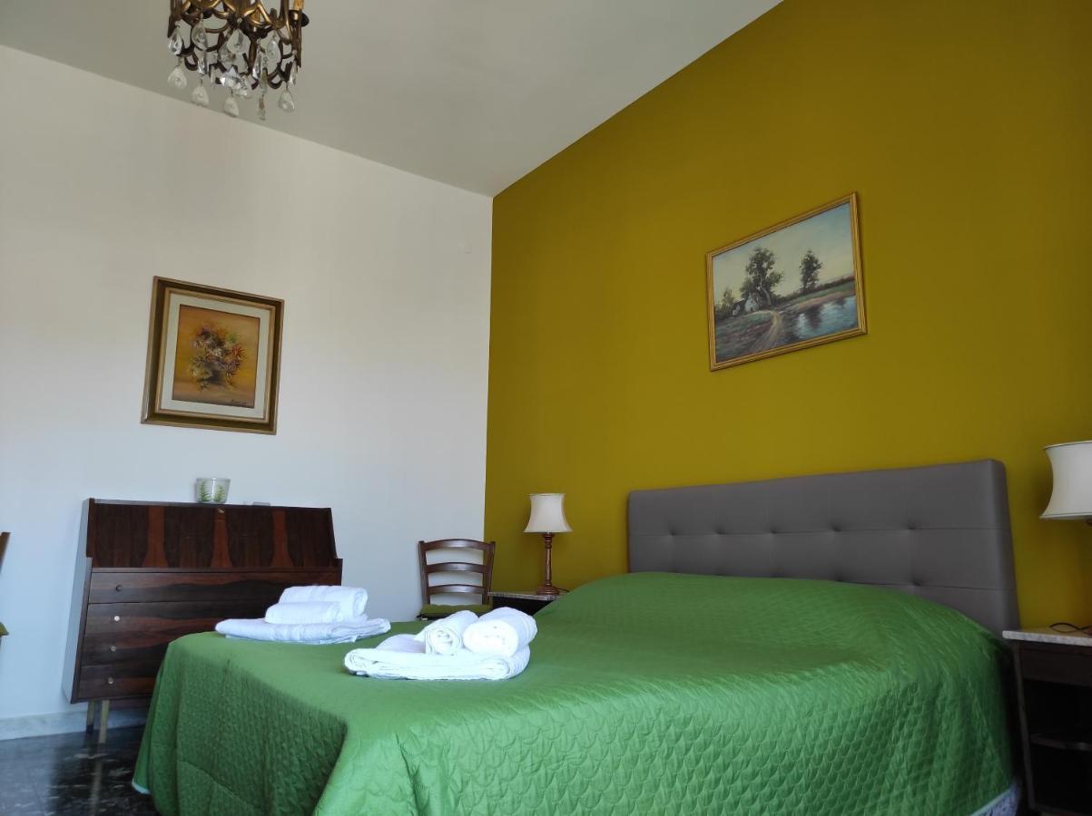 Appartamento La colonna Holiday house Lecce Esterno foto