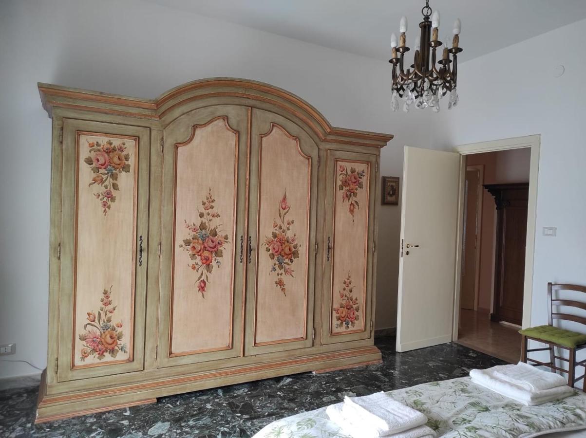 Appartamento La colonna Holiday house Lecce Esterno foto