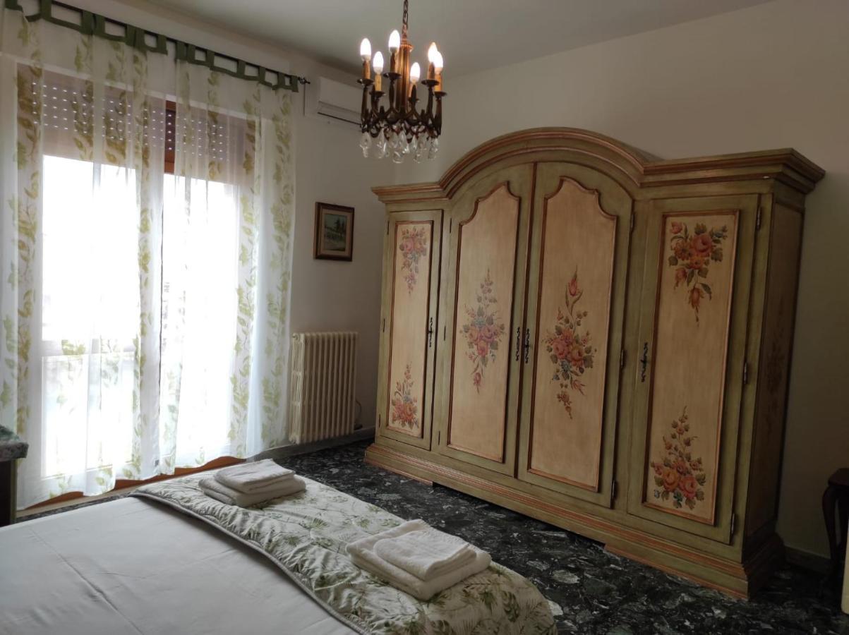 Appartamento La colonna Holiday house Lecce Esterno foto