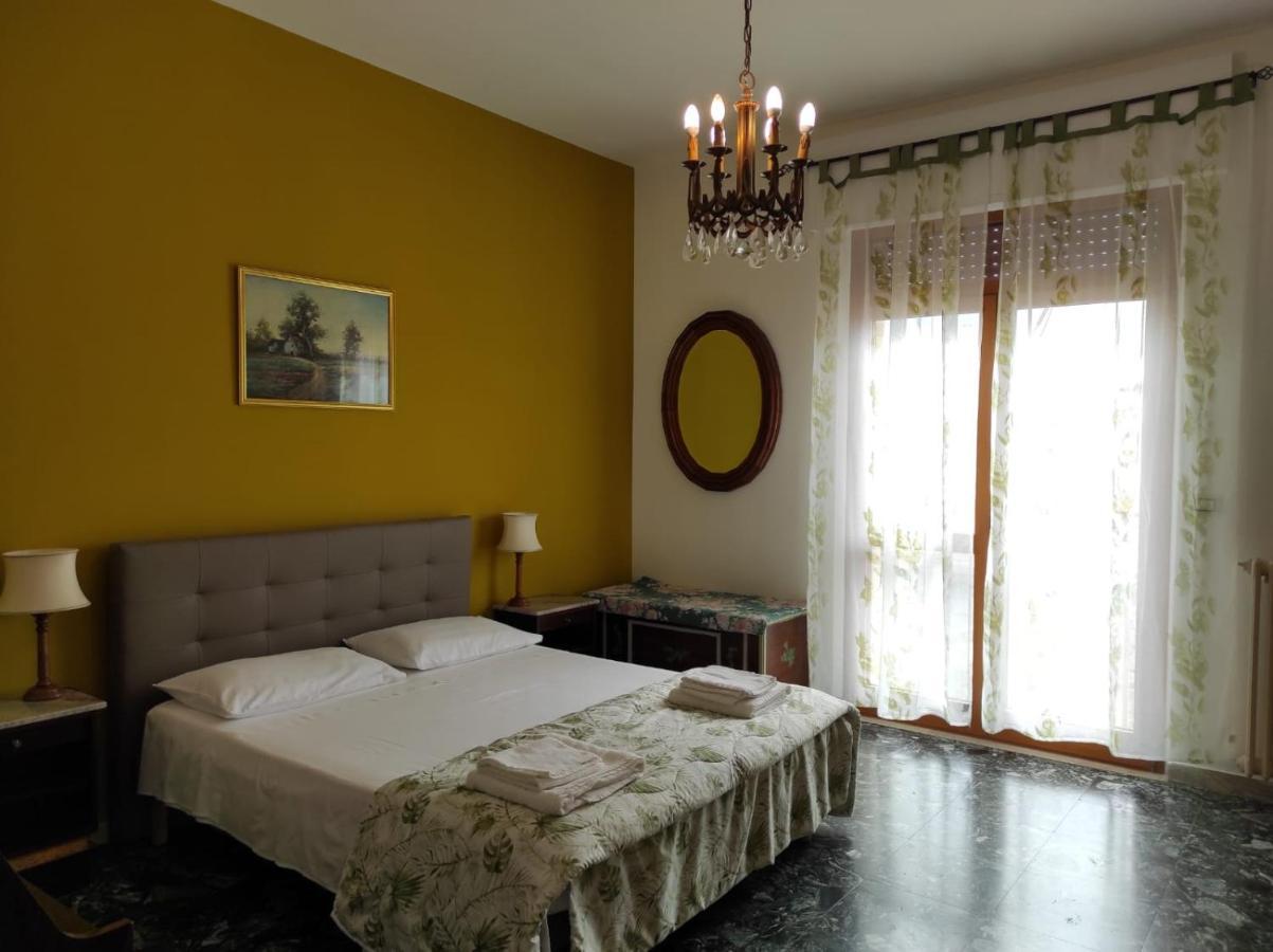 Appartamento La colonna Holiday house Lecce Esterno foto